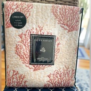 Laura Ashley NWT 2 pc Twin Quilt set. Coastal Coral.